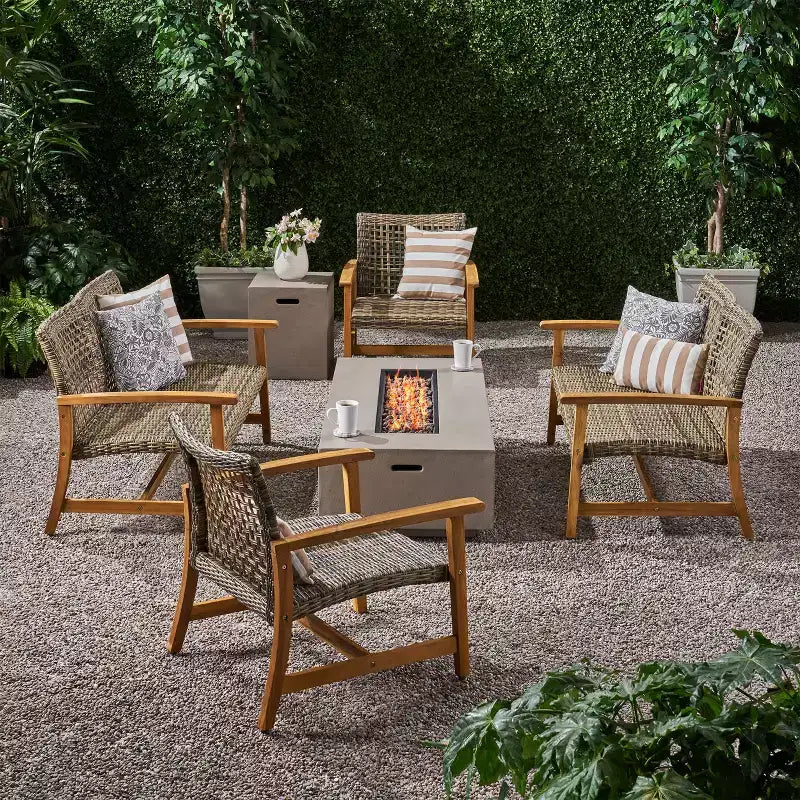 Christopher Knight Home Ensemble de conversation Augusta en bois d'acacia et osier d'extérieur 6 places avec foyer