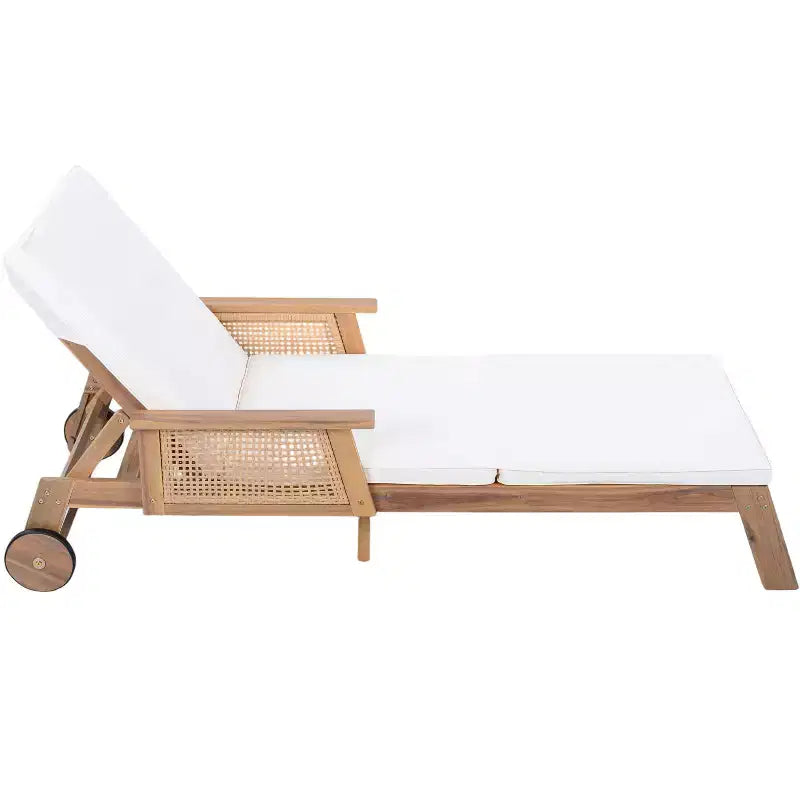 Christopher Knight Home Ming Moderne Ensemble de 3 Pièces Bain de Soleil en Acacia et Table à Lattes avec Accoudoirs en Rotin